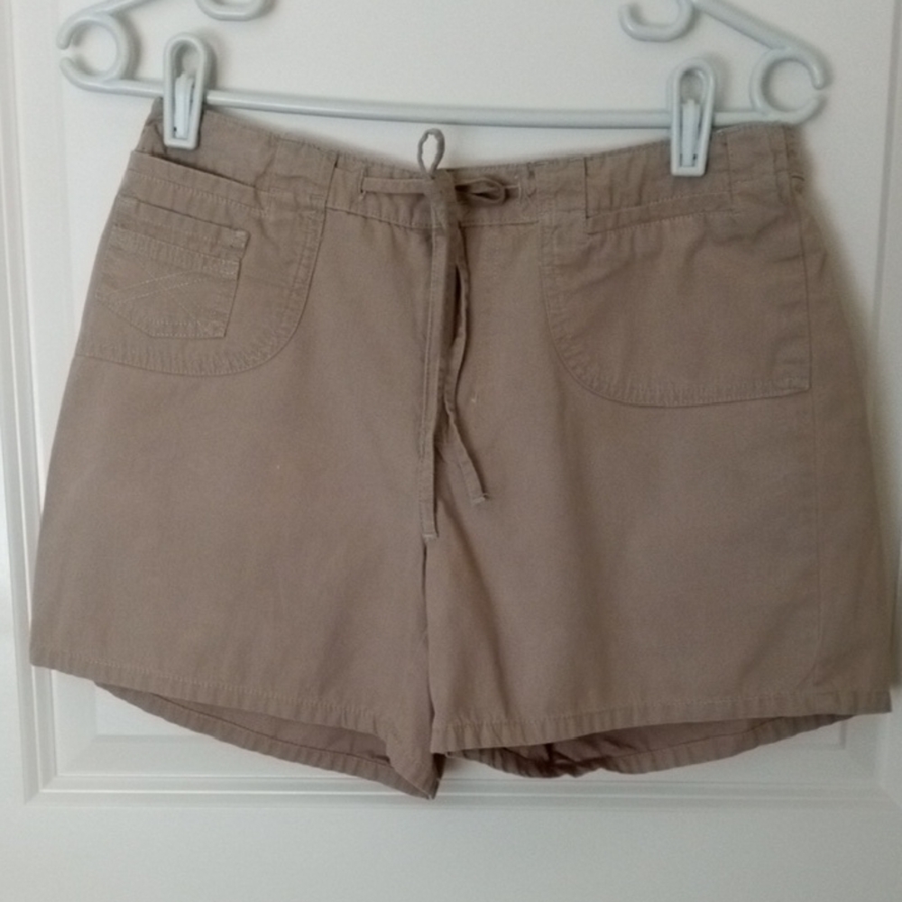 Allison Brittney Tan Women's Cargo Shorts *(Minor flaw, see Images). Sz 4